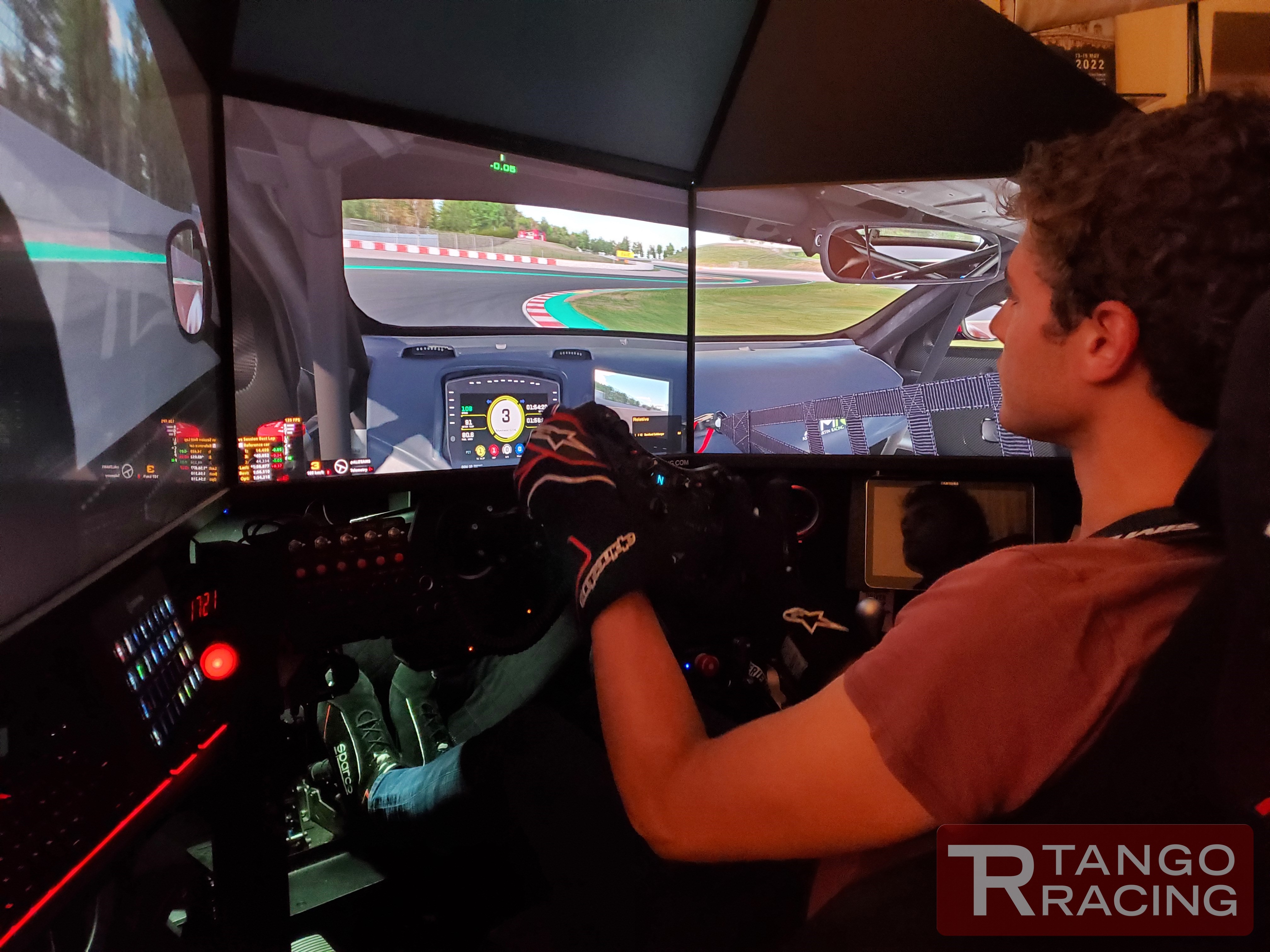 TANGO RACING Motorsport Rennsimulator für GT-/Tourenwagen - Fahrzeit 30 Min. inkl. Instruktor