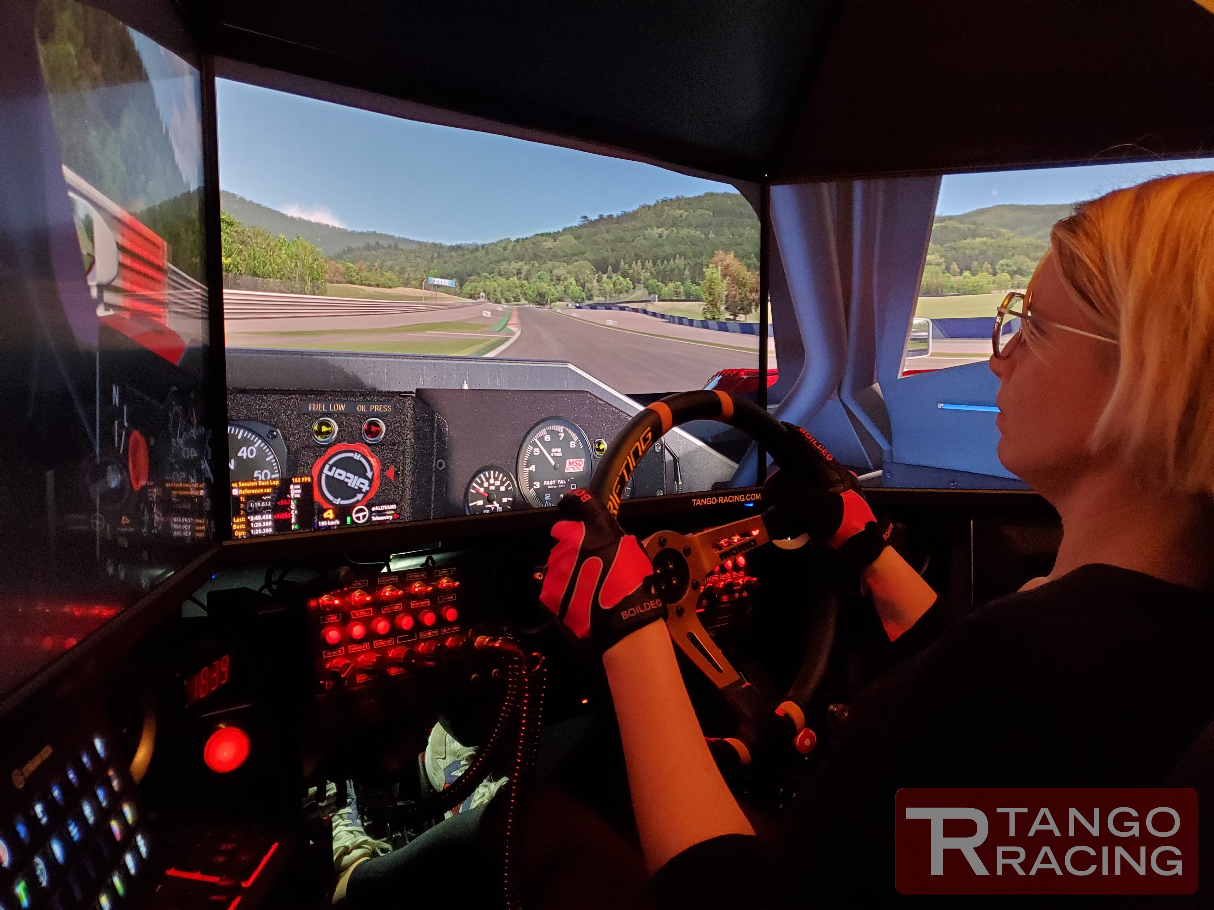 TANGO RACING Motorsport Rennsimulator für GT-/Tourenwagen - Fahrzeit 30 Min. inkl. Instruktor