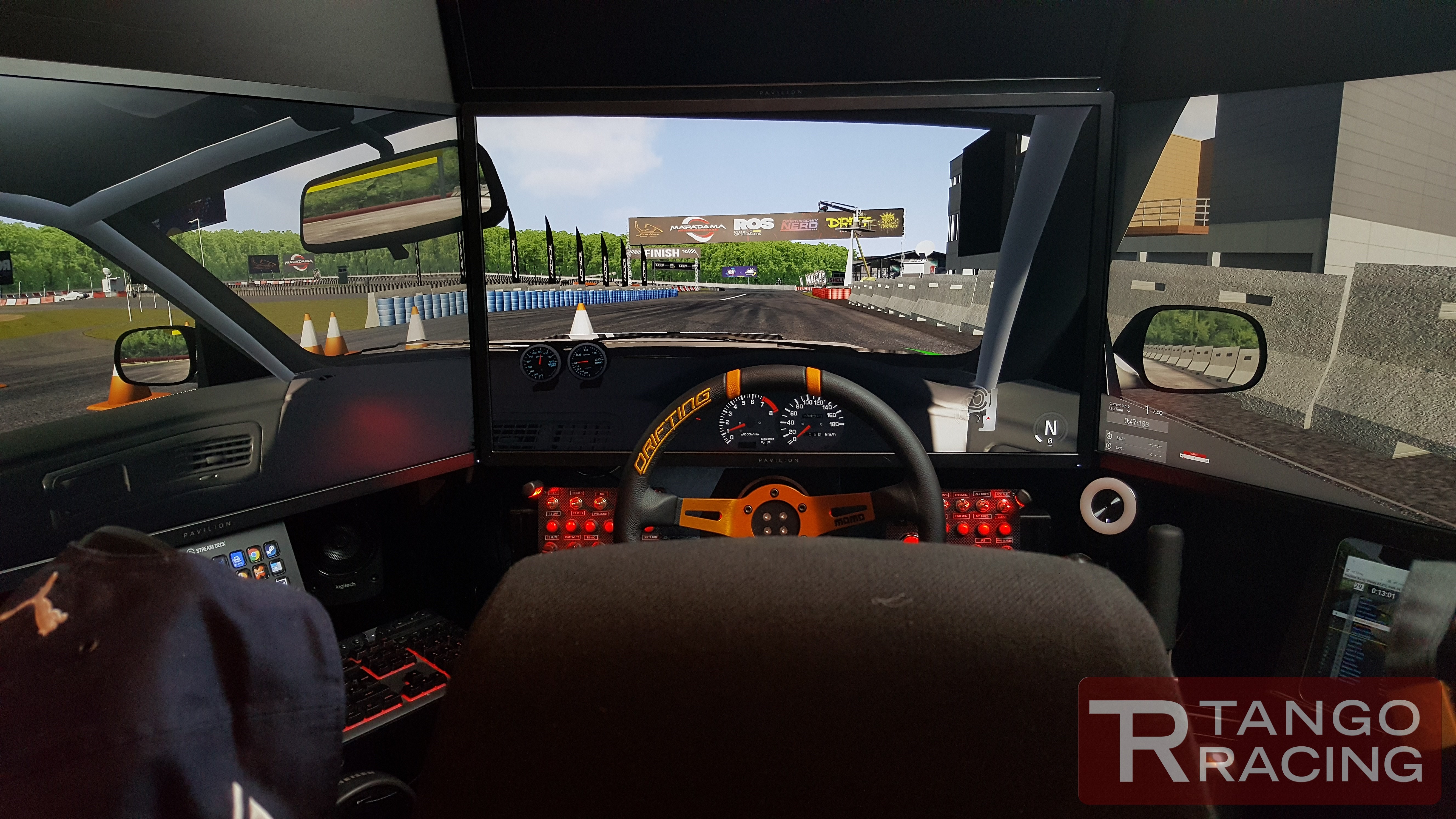 TANGO RACING Motorsport Rennsimulator für GT-/Tourenwagen - Fahrzeit 30 Min. inkl. Instruktor