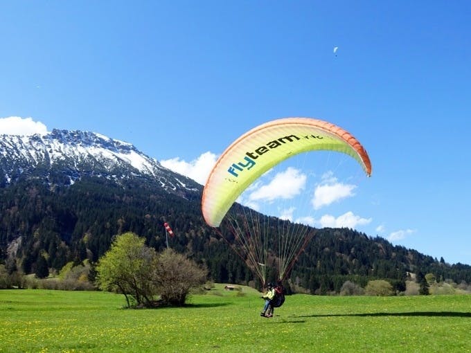 Panorama-Gleitschirmtandemflug am Breitenberg
