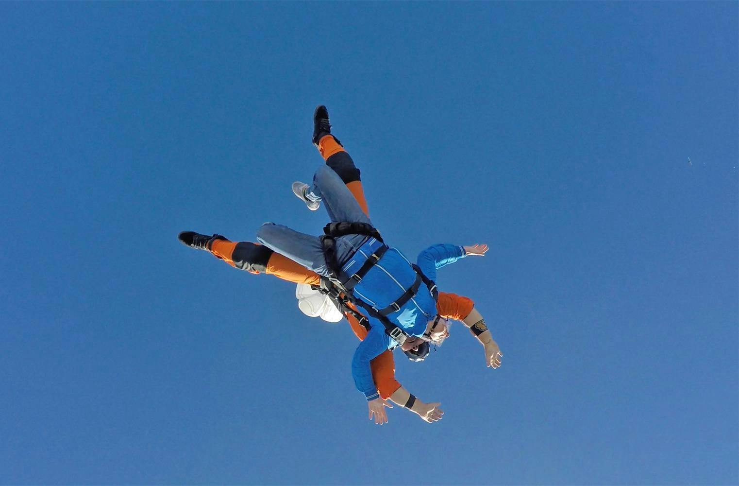 Fallschirm Tandemspringen | ca. 60 Sekunden freier Fall