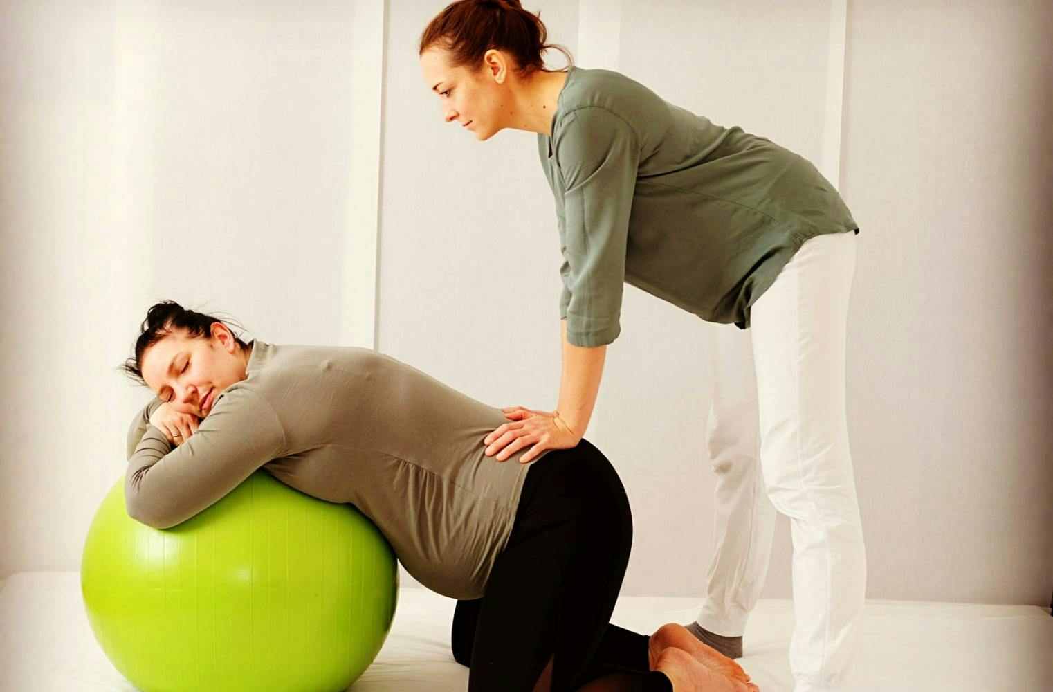 Shiatsu Massage für Schwangere | Schwangerschaftsmassage