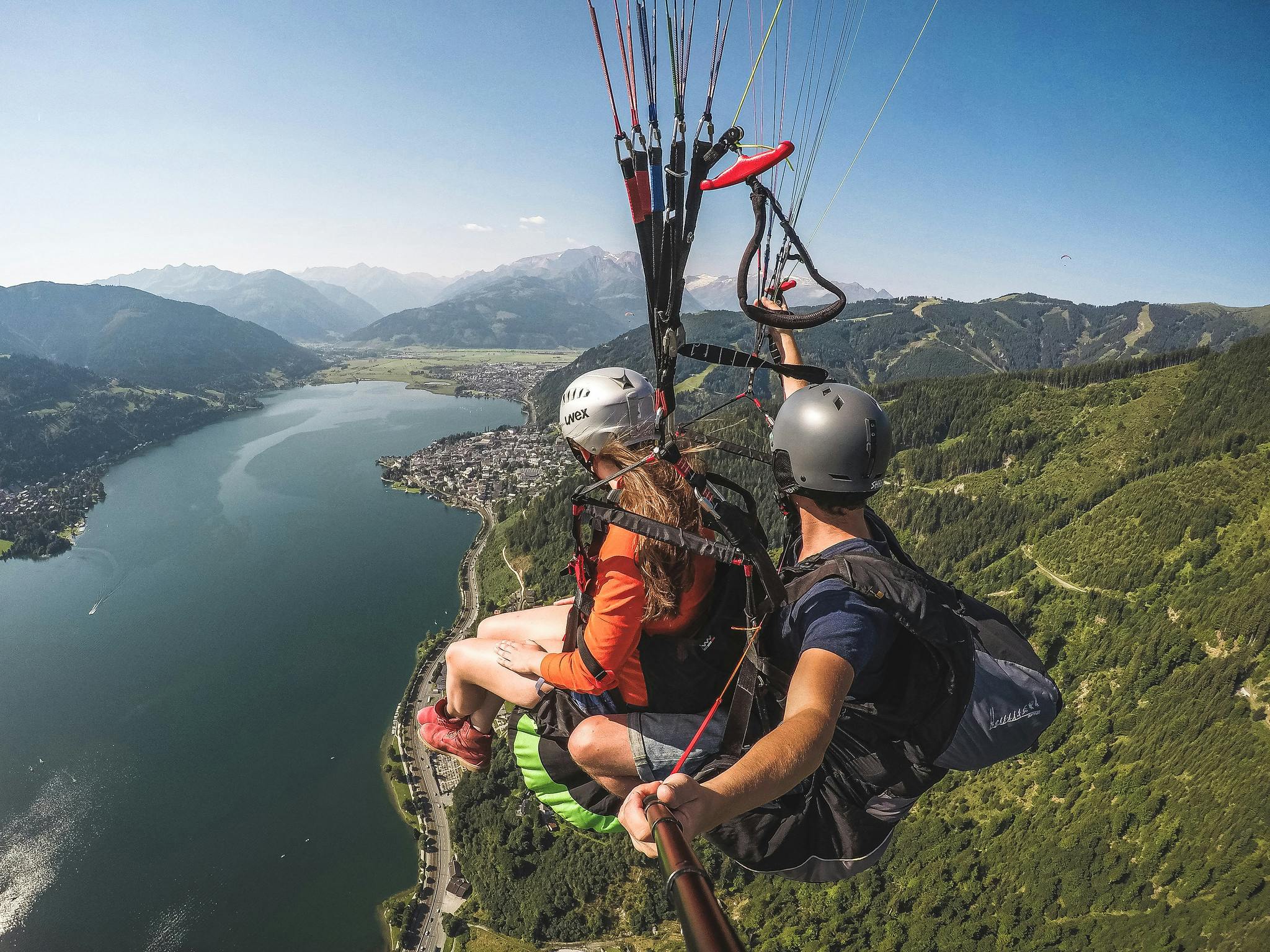 Tandemflug Paragliding Classic in Zell am See von der Schmittenhöhe mit atemberaubendem Bergpanorama