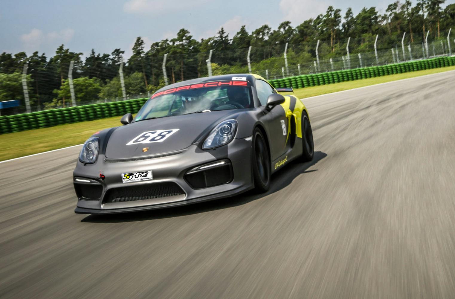 Porsche GT4 | als Pilot über die Piste in Spa | 2+2 Runden
