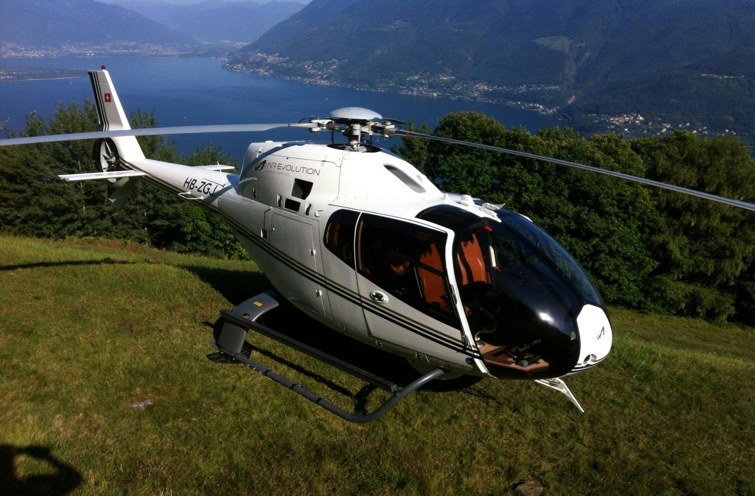 30 Minuten Helikopter EC120 B Colibri | Bergseen Rundflug 
