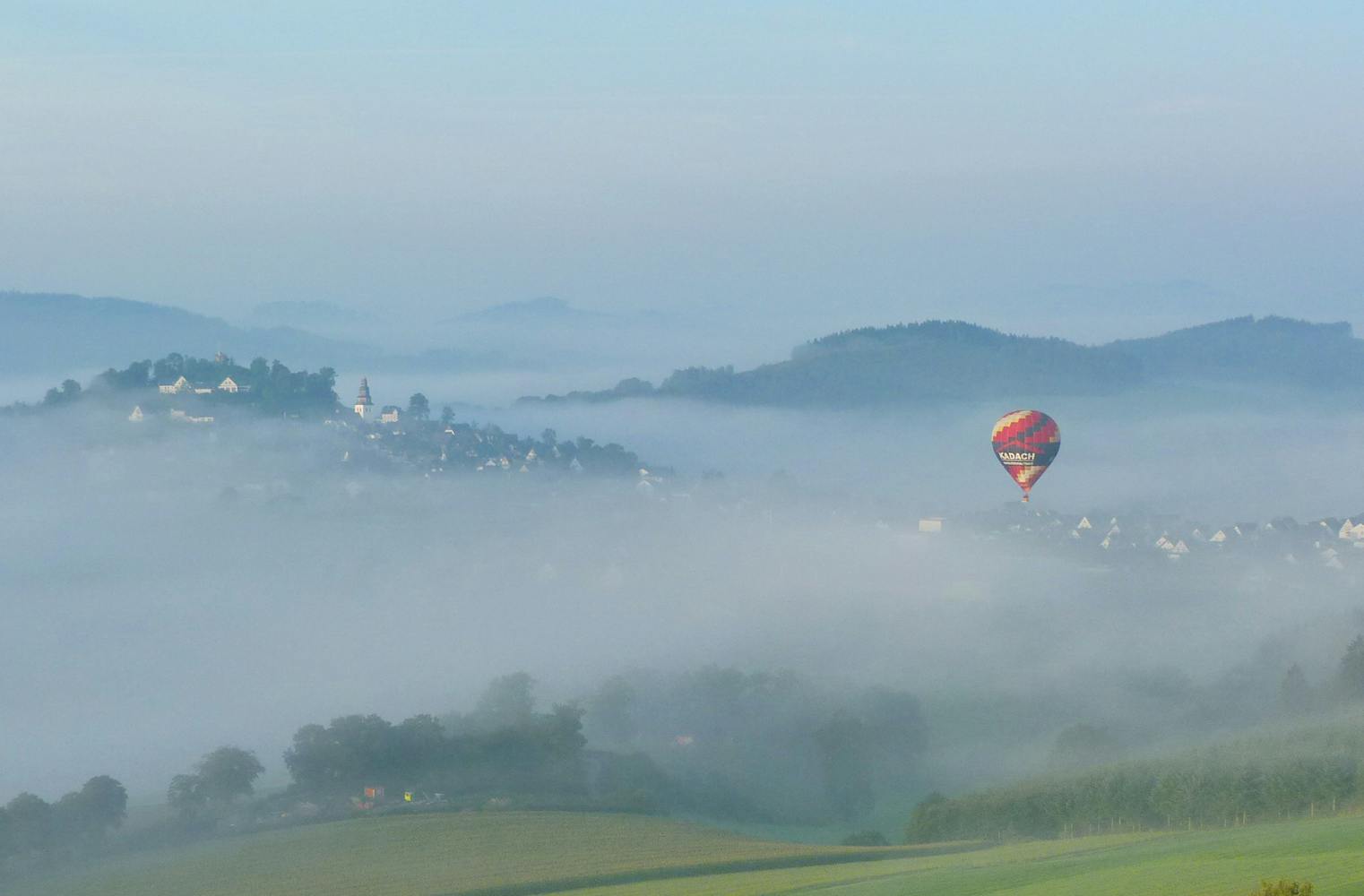 Heißluftballon fahren | 1 Stunde Vogelperspektive erleben