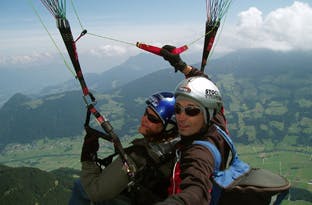 Paragleiter Tandemfliegen | 1.300 m hoch durchs Zillertal