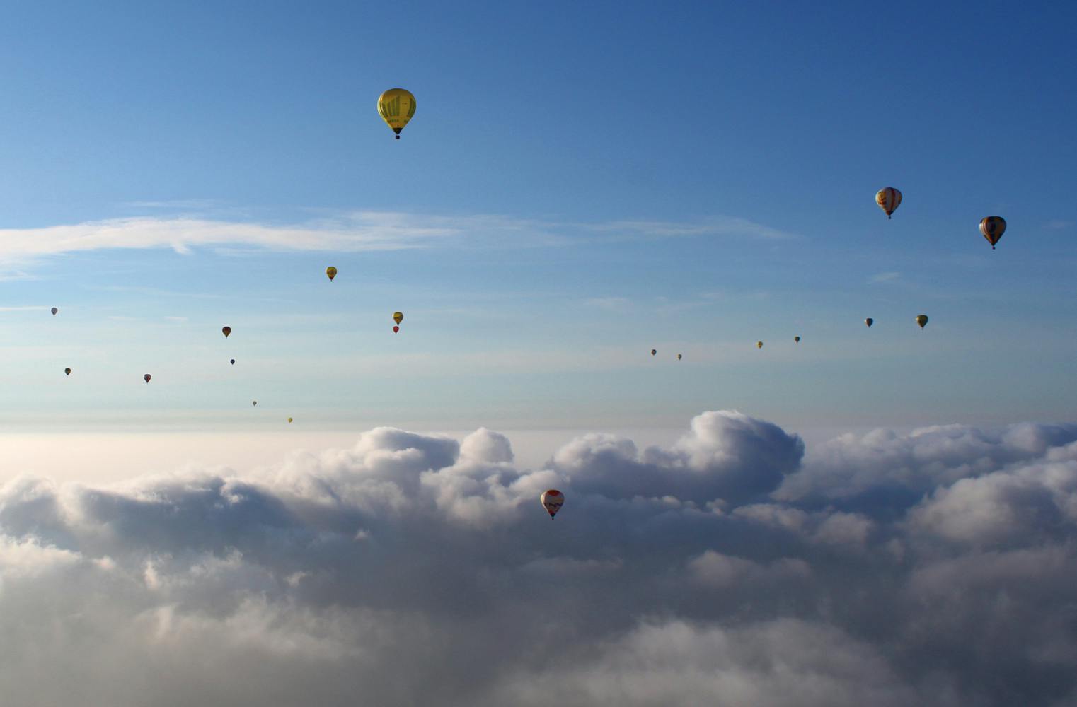 Heißluftballon | Doppelticket | ca. 1 Stunde im Korb erleben