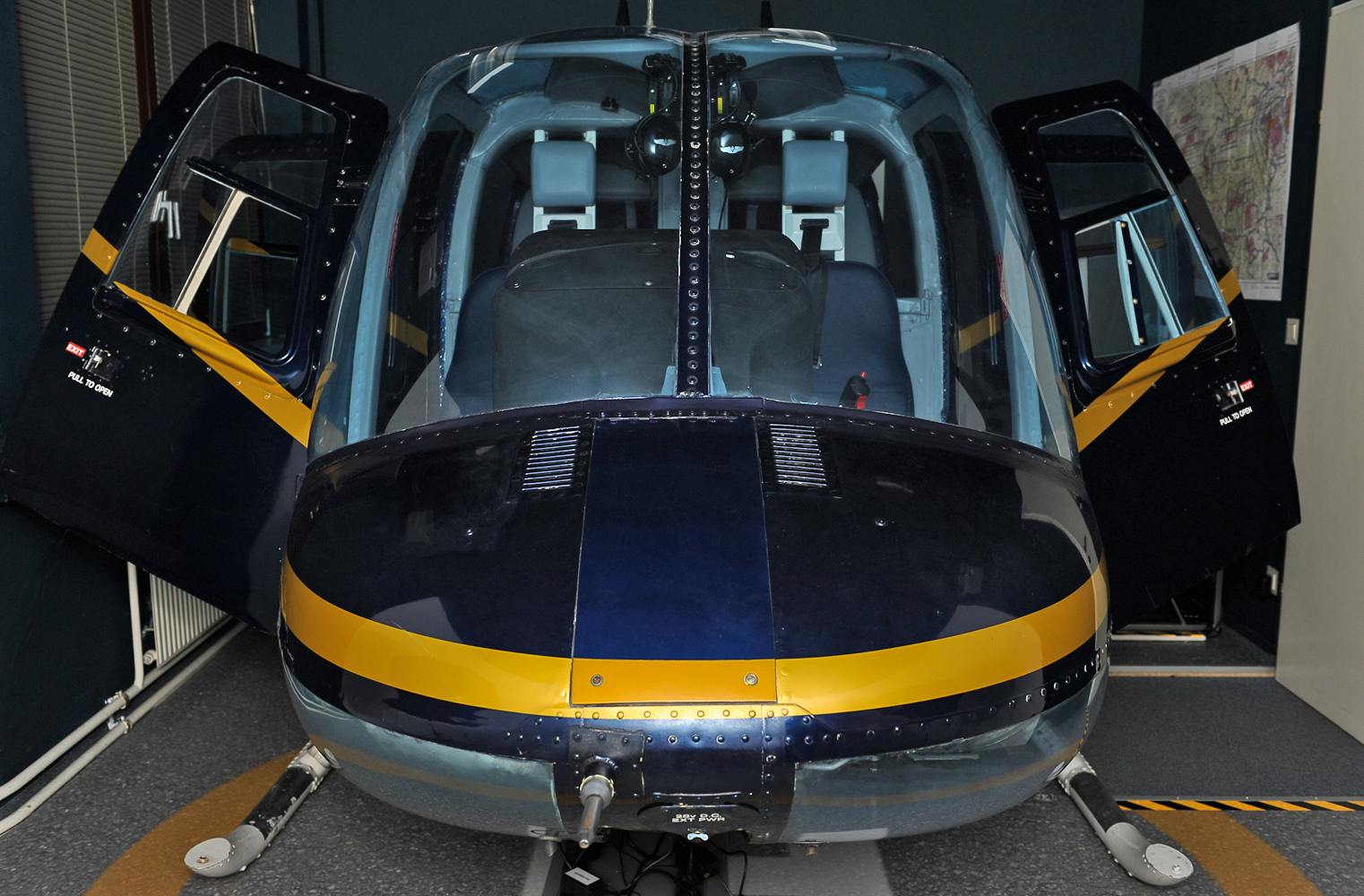Einmal selbst Pilot sein | originales Hubschrauber-Cockpit
