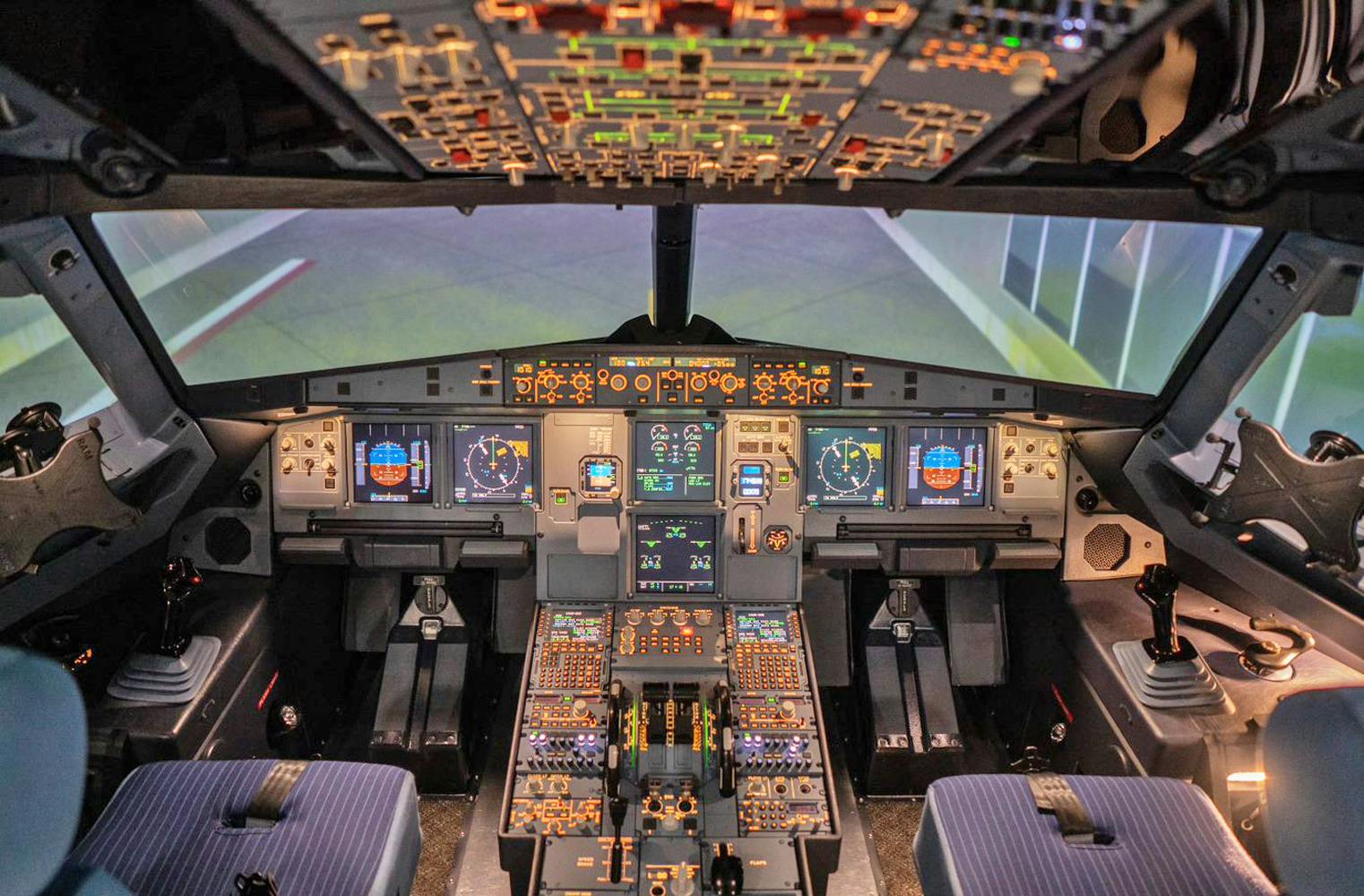 A320 fliegen | Simulator | Lufthansa Flight Training Center
