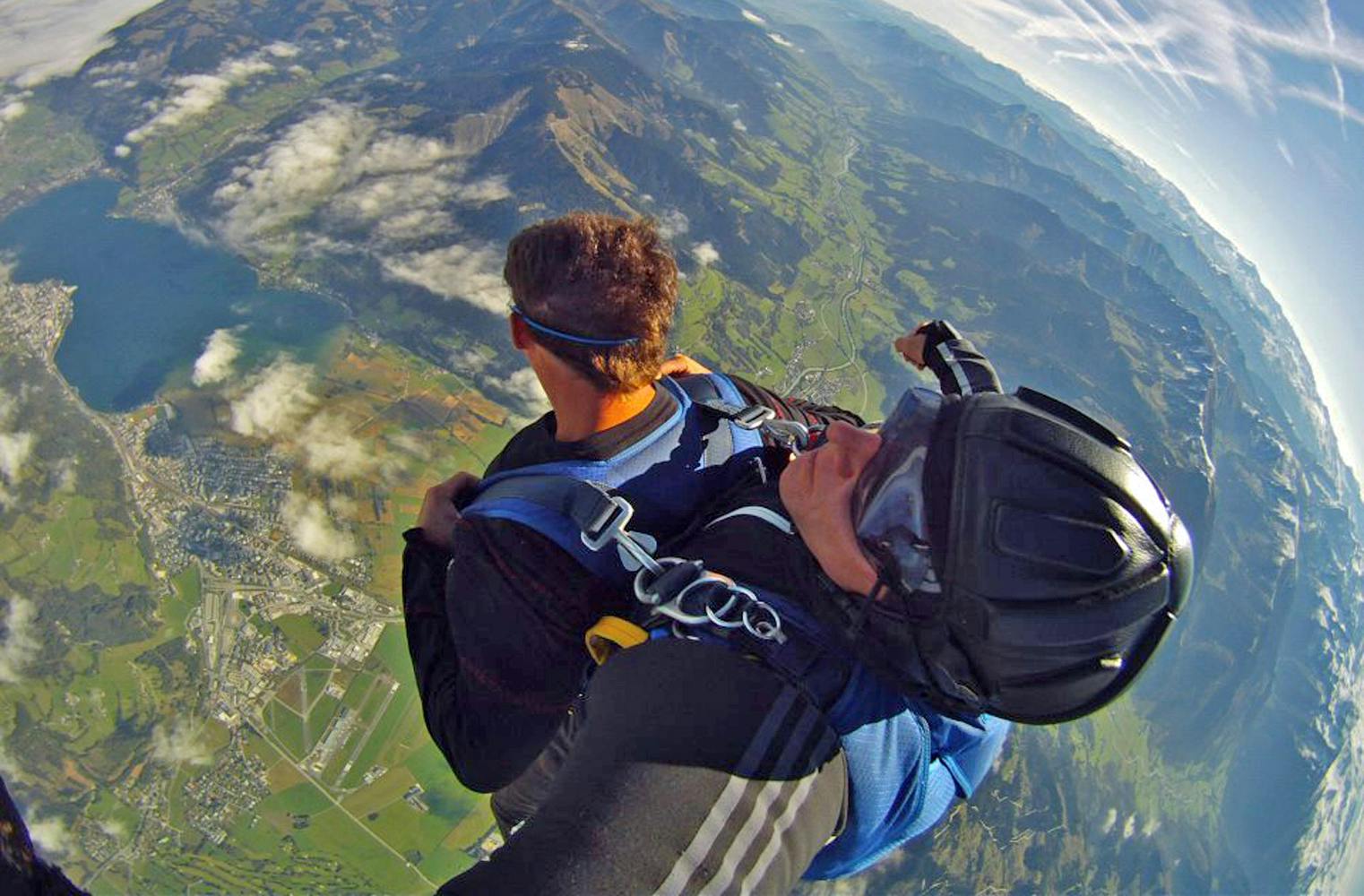Fallschirm Tandem | 40 Sekunden Freifall | 3.000 Meter Höhe