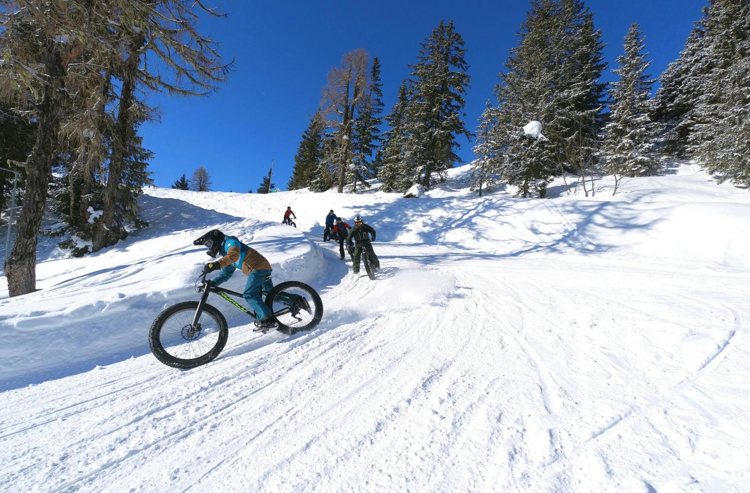 Fatbike Snow Downhill | mit dem Fatbike auf der Rodelbahn