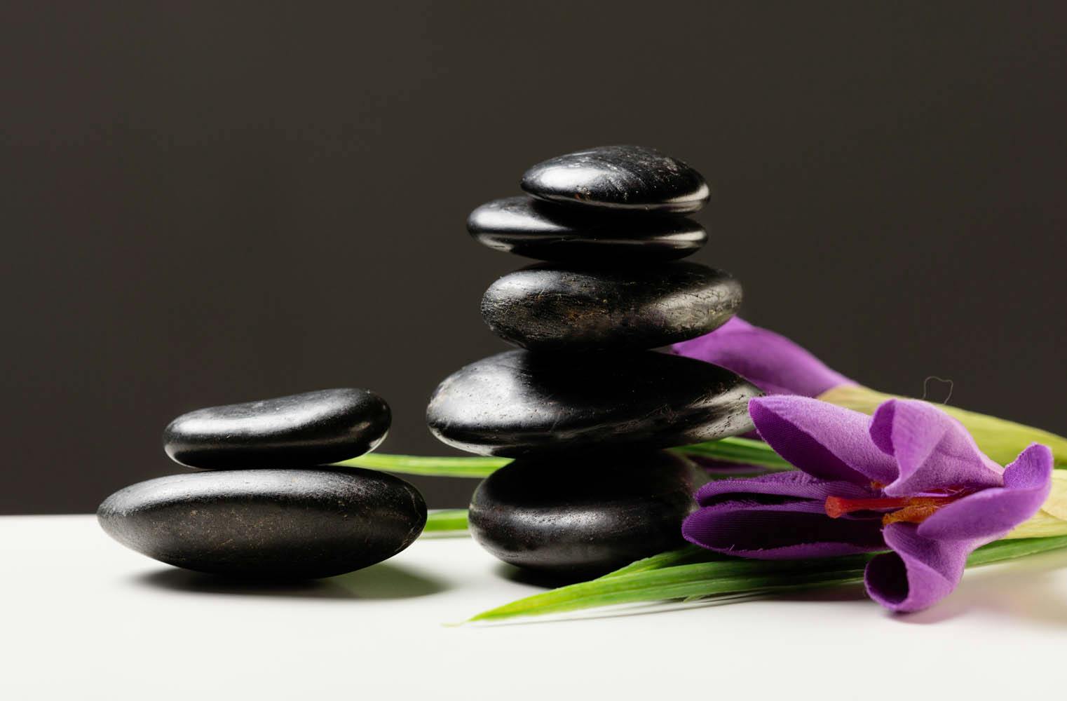 Hot Stone Massage | 50 Minuten wohltuende Massage