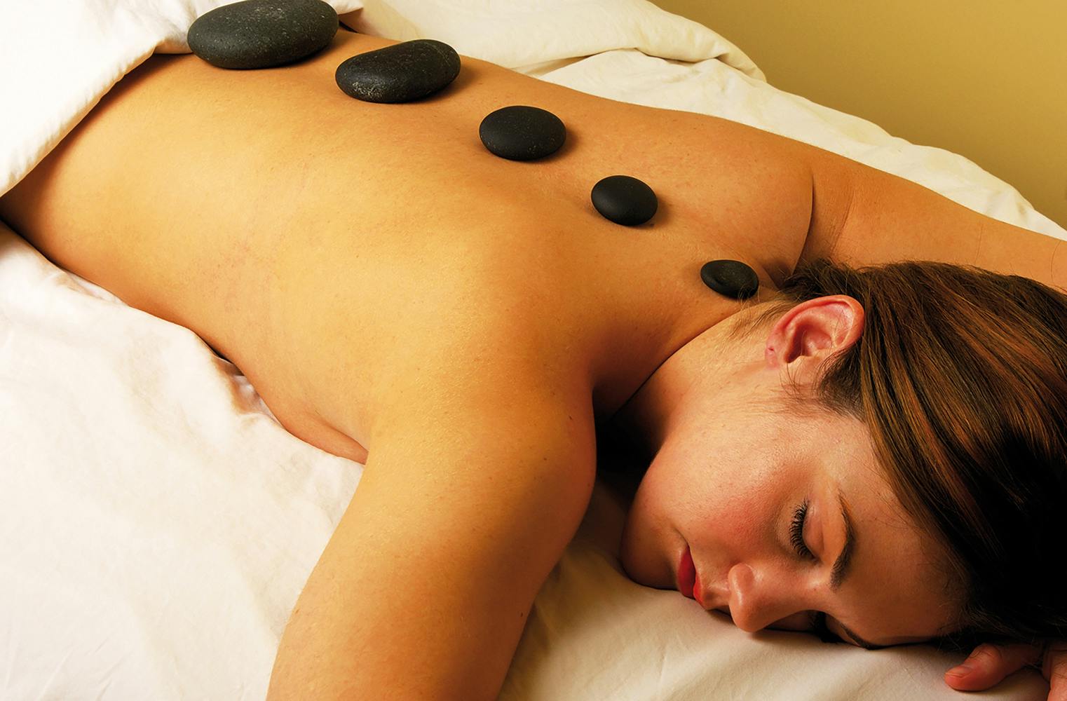 Hot Stone Massage | 60 Minuten Hot Stone Massage