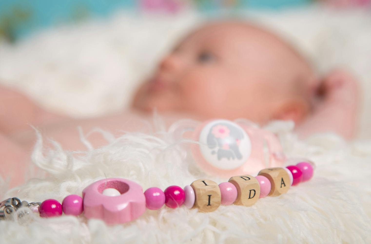 Kind & Baby Fotoshooting | mit 3 Abzügen inkl. Staffelrahmen